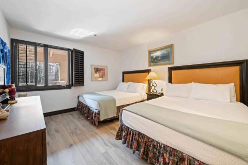 Kiva 227 by East West Hospitality in Beaver Creek, USA