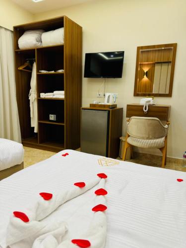 White House Pyramids view