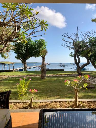 Hage, Disthi Pearl Guesthouse in Menjangan