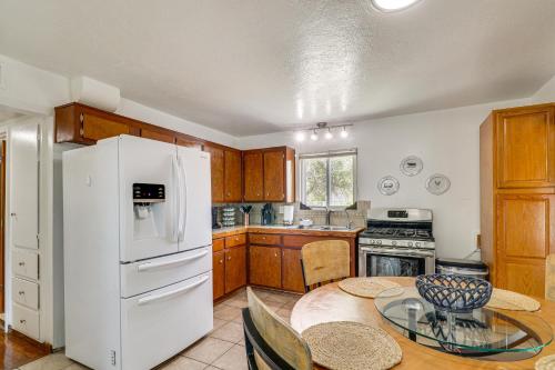 Family-Friendly Albuquerque Home Near Rio Grande! in Albuquerque, USA
