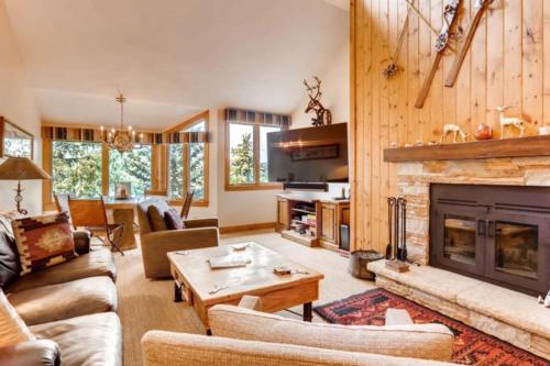 Kiva 324 by East West Hospitality