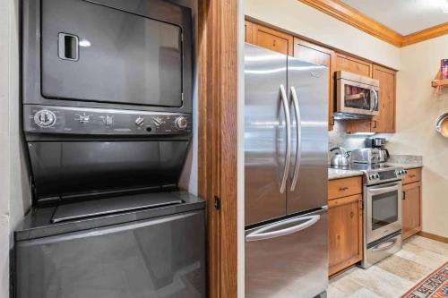 Kiva 235 by East West Hospitality in Beaver Creek, USA