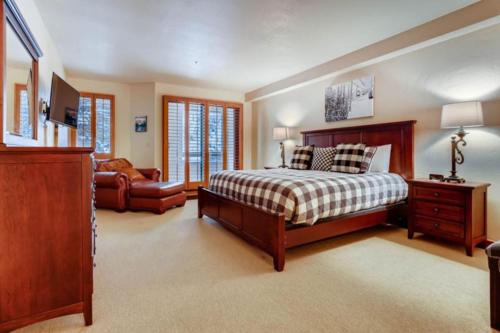Kiva 234 by East West Hospitality in Beaver Creek, USA