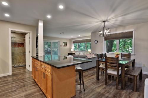 The Sunup Suite at Killington - Killington Center 132 in Killington, USA
