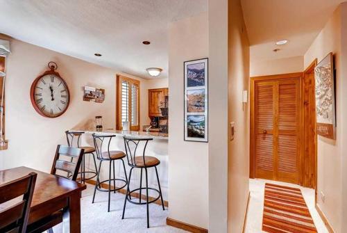 Kiva 336 by East West Hospitality in Beaver Creek, USA