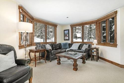 Kiva 335 by East West Hospitality in Beaver Creek, USA