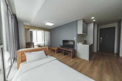 Brown Suites Hotel Sinchon Central Room Type - Family Suite