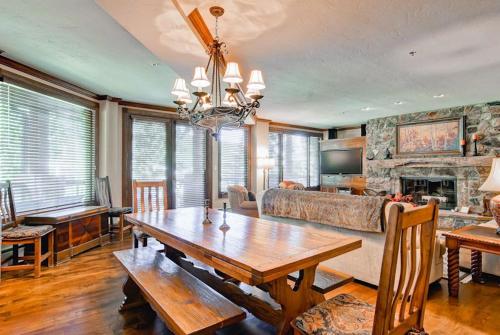 McCoy Peak 101 by East West Hospitality in Beaver Creek, USA