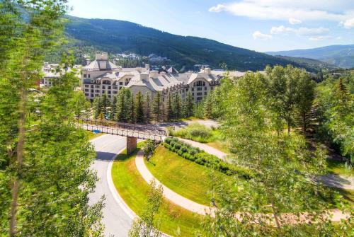 McCoy Peak 303 by East West Hospitality in Beaver Creek, USA