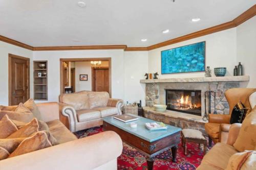 McCoy Peak 204 by East West Hospitality in Beaver Creek, USA
