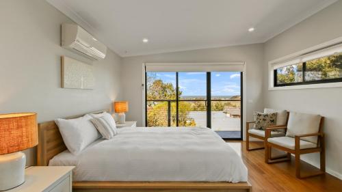 Anchored on Capes - 5 Bed Lakes Entrance Stay in 湖口地區鎮