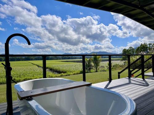 Pinnacolo Farm Stay in Finch Hatton