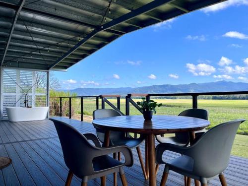 Pinnacolo Farm Stay in Finch Hatton