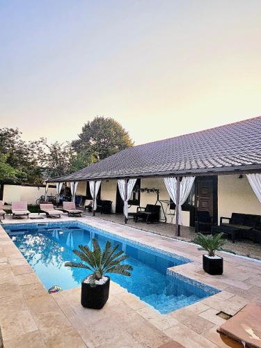 YANNIS GUEST HOUSE, Costineşti