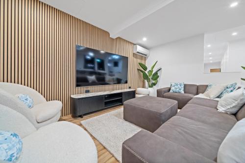 Jagatud salong / TV-ala, The Pier Pods- 18-35 Backpacker Hostel in Townsville