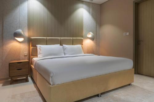 5 Star Apartment with Burj View Infinity Pool and Gym Spa, Dubai (photo 4)