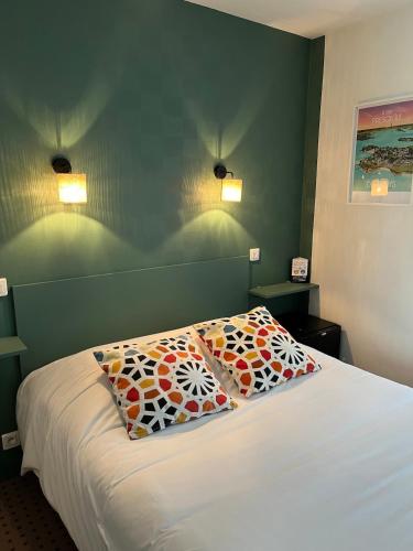 Double Room image 6