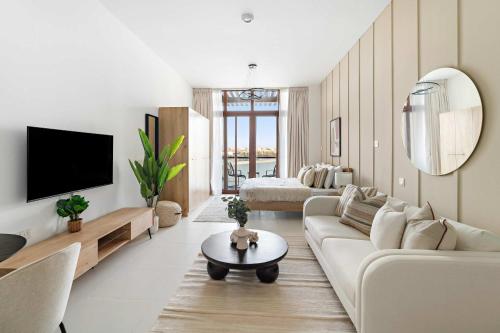 Silkhaus Vacation Homes Beach Accessible Studio Palm View, Dubaï