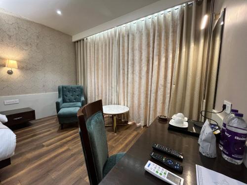 King Room image 10