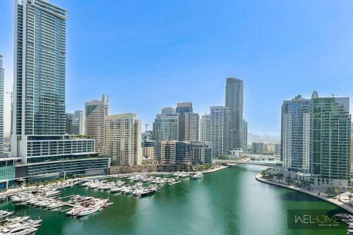 WelHome - Stylish Breathtaking 2BR Apartment in Marina, Dubaj