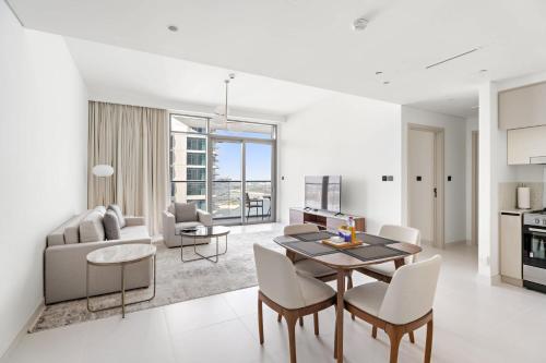 Silkhaus Vacation Homes 1BDR with Private Beach Skyline Views, Dubaï