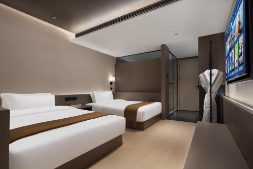 2 double beds