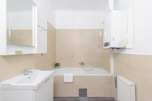 Apartment Ballgasse - Photo 1