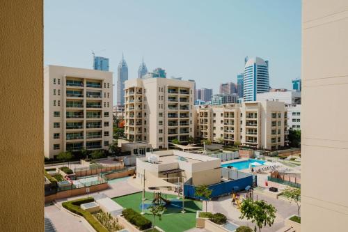 Blueground Greens city view furnished DXB-1533, Dubai (foto 6)