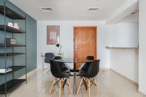 Blueground Greens city view furnished DXB-1533, Dubai (foto 7)