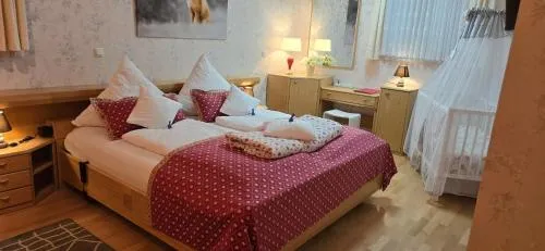 Resi's Zimmer mit Bad und Terrasse in Mistelgau, Deutschland