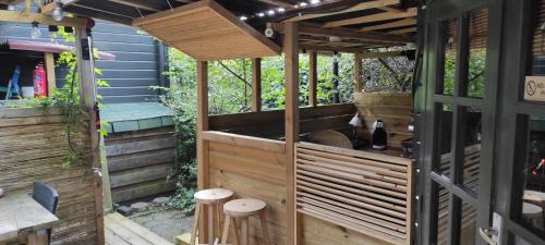 "Tempat Senang" chalet on the beautiful Veluwe with airco sauna bbq jacuzzi beamer and dog "Tempat Senang" chalet on the beautiful Veluwe with airco sauna bbq jacuzzi beamer and dog