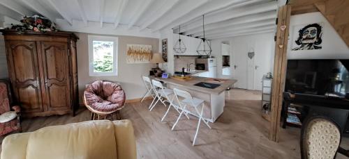 Le CHALET FLEURI in Colleville-Montgomery