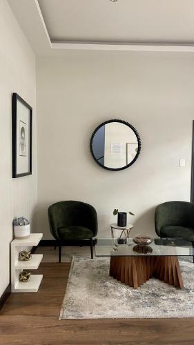 Zet On 9TH Avenue - image 2