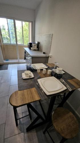 Le Tolstoi chic near AviaSim Lyon