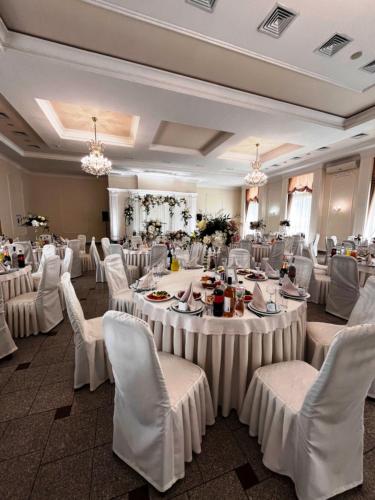 ห้องอาหาร, Warszawa Hotel in เชฟเชนคีฟสกืย ดิสตริก