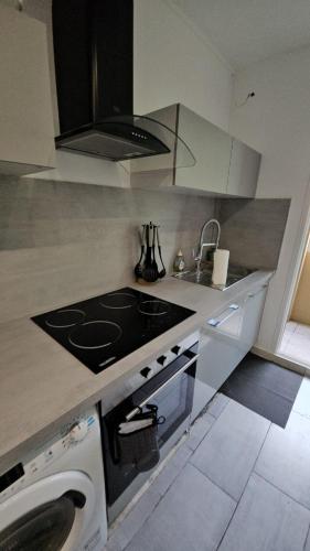 Le Tolstoi chic near AviaSim Lyon