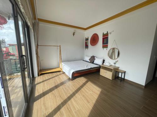 room detail thumbnail 1