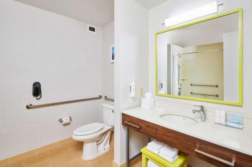 Queen Room with Two Queen Beds - Mobility and Hearing Access/Non-Smoking