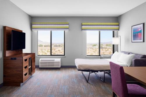 Hampton Inn and Suites Ridgecrest Room Type - King Studio Suite - Non-Smoking