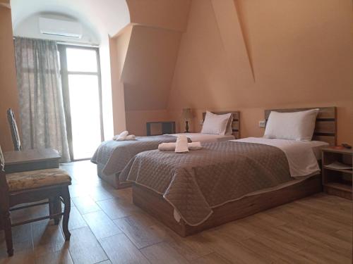 Batumi Home – Batumi, IL