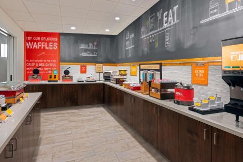 Hampton Inn Coventry-Warwick Area - image 7