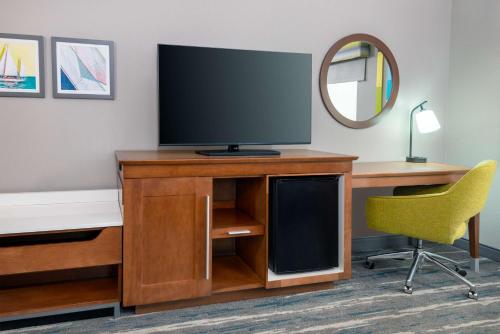 Hampton Inn Coventry-Warwick Area - image 8