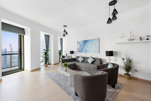 Skyline Views 2BR Near Burj Khalifa & Dubai Mall with Pool Access, Dubái (foto 7)