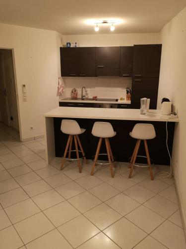 Kitchen, Chambre Dans appartement partage in Roquebrune-Cap-Martin