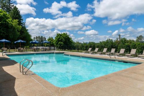 Úszómedence, The Bethel Resort & Suites in Bethel (ME)