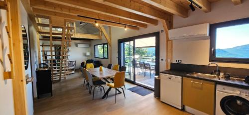 Apkārtne, 3 Chalets avec vue imprenable et SPA in Boussoulet