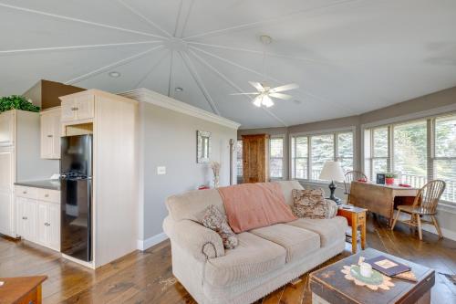 Hillside Millersburg Studio with Panoramic Views in Millersburg, USA