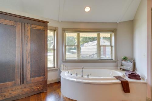 Millersburg Getaway with Amish Country Views! Millersburg Getaway with Amish Country Views!