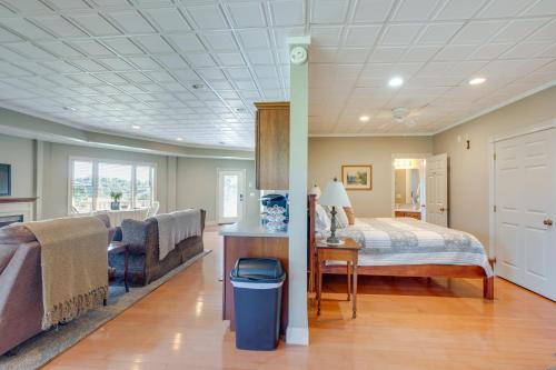 Holmes With a View Studio Millersburg Retreat! Holmes With a View Studio Millersburg Retreat!