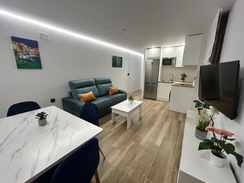 1ª planta D Apartamento Juan Robledo en centro ciudad, in اندوجار